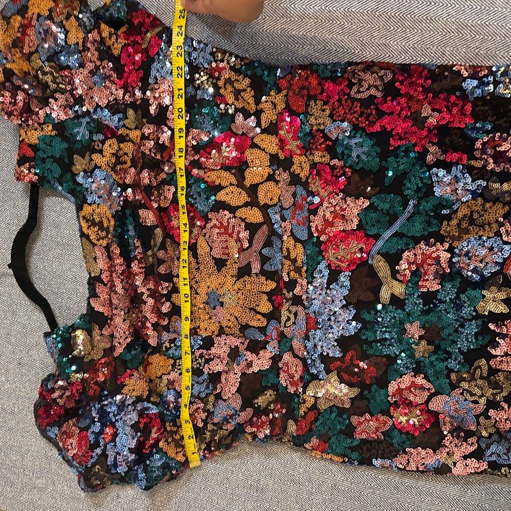 IVY CITY CO - Sequin Showstopper Floral Dress - Picture 6 of 7